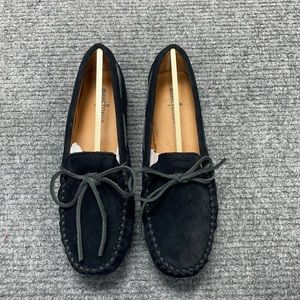 Minnetonka Men’s Black Moccasins (2918)